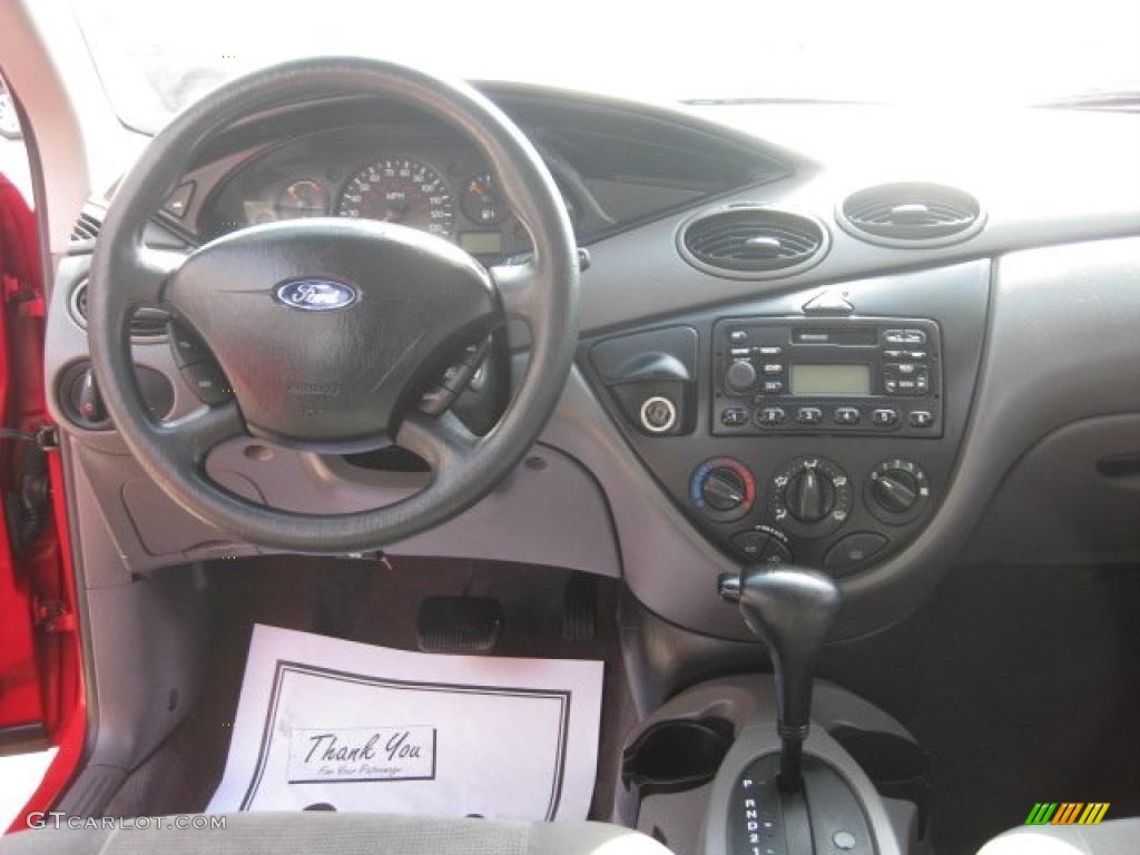 2002 Ford Focus SE Sedan Medium Graphite Dashboard Photo #46844721