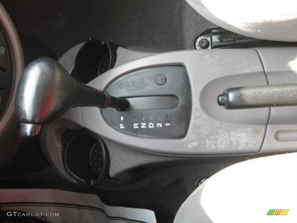 2002 Ford Focus SE Sedan 4 Speed Automatic Transmission Photo #46845105
