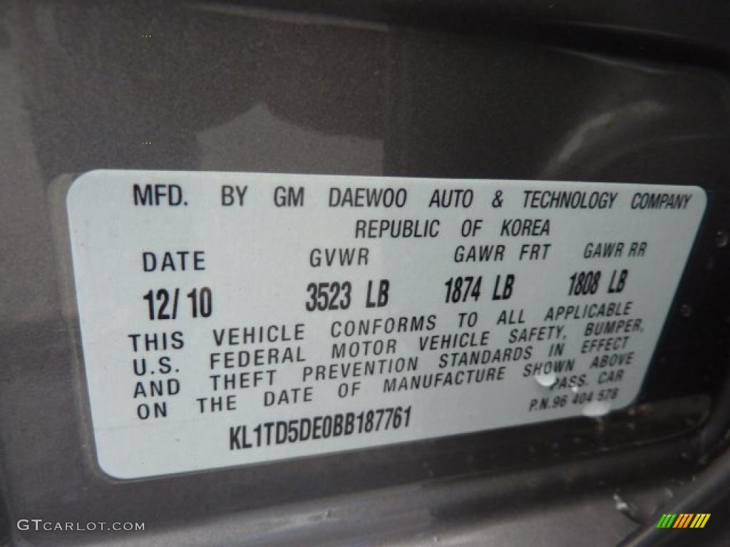 2011 Aveo LT Sedan - Medium Gray / Charcoal photo #16