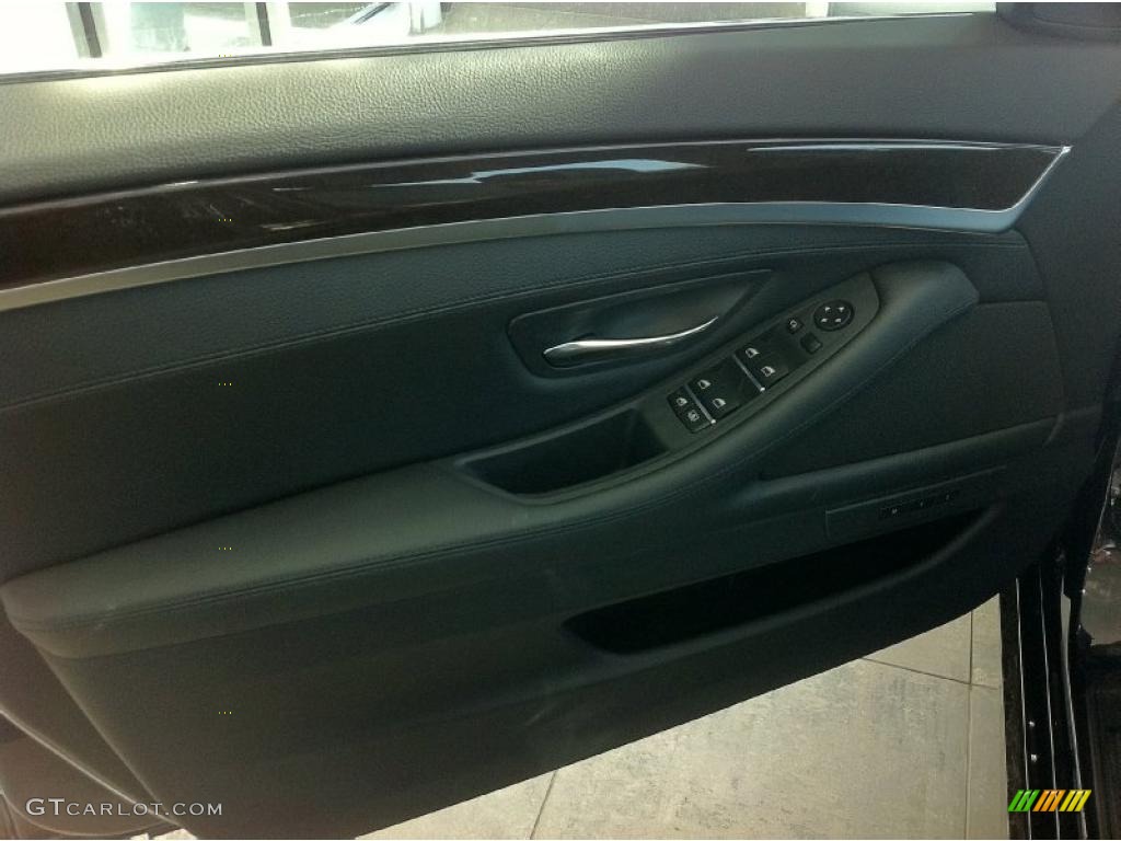 2011 5 Series 550i xDrive Sedan - Black Sapphire Metallic / Black photo #5