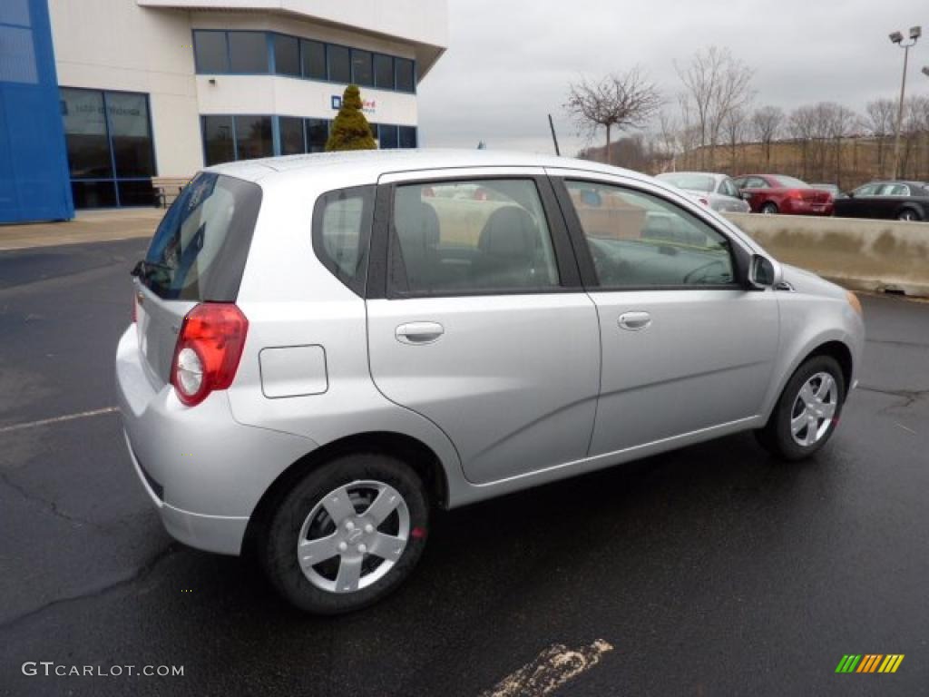 2011 Aveo Aveo5 LT - Ice Silver Metallic / Charcoal photo #10