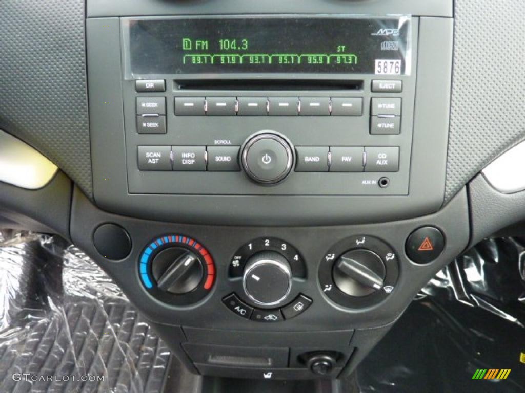 2011 Chevrolet Aveo Aveo5 LT Controls Photo #46846662