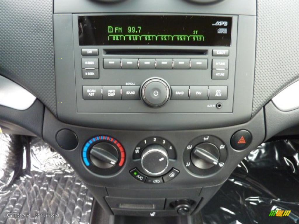 2011 Chevrolet Aveo Aveo5 LT Controls Photo #46846950