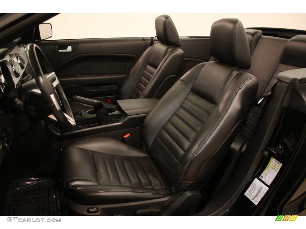Dark Charcoal Interior 2006 Ford Mustang GT Premium Convertible Photo #46847004