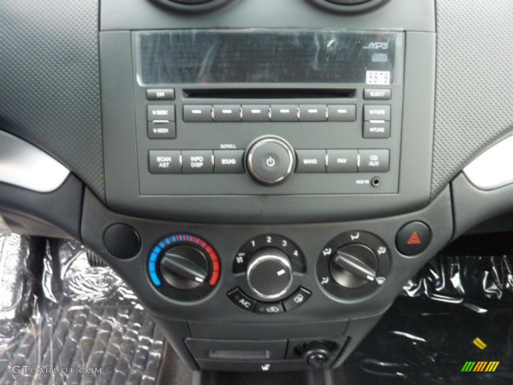 2011 Chevrolet Aveo LT Sedan Controls Photo #46847232