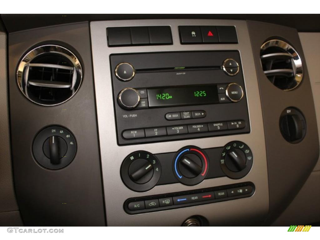 2010 Ford Expedition XLT 4x4 Controls Photo #46847295