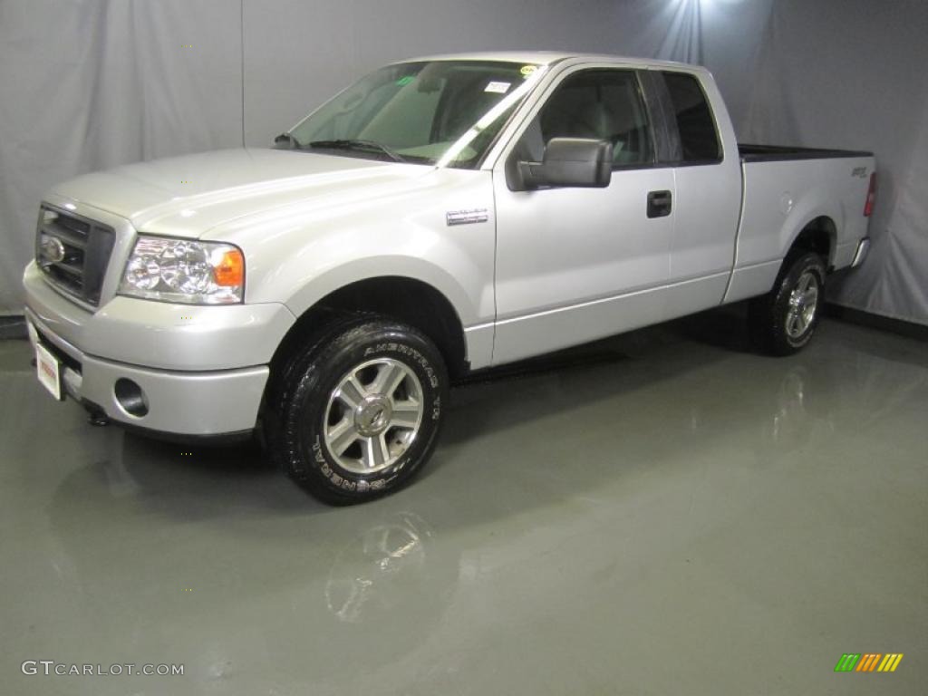 2008 F150 STX SuperCab 4x4 - Silver Metallic / Medium Flint Grey photo #1