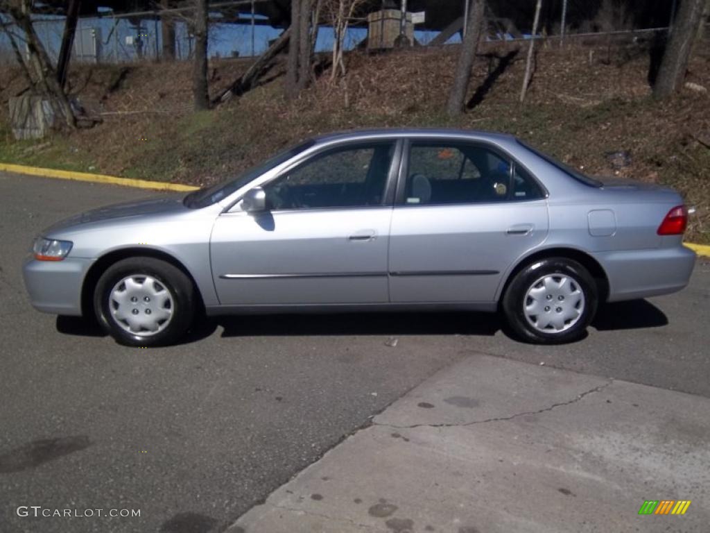 Satin Silver Metallic 2000 Honda Accord LX Sedan Exterior Photo #46850688
