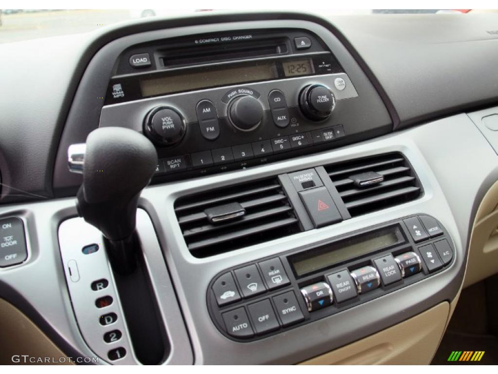 2010 Honda Odyssey EX Controls Photo #46851159