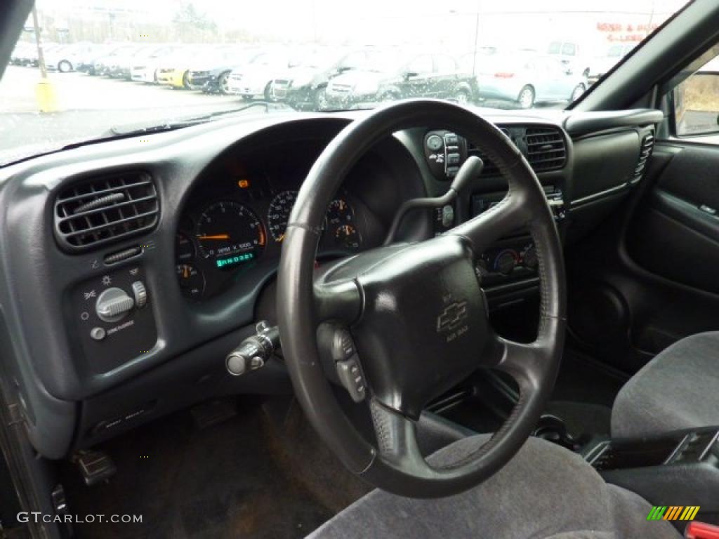 1999 Chevrolet Blazer LS 4x4 Graphite Steering Wheel Photo #46852851