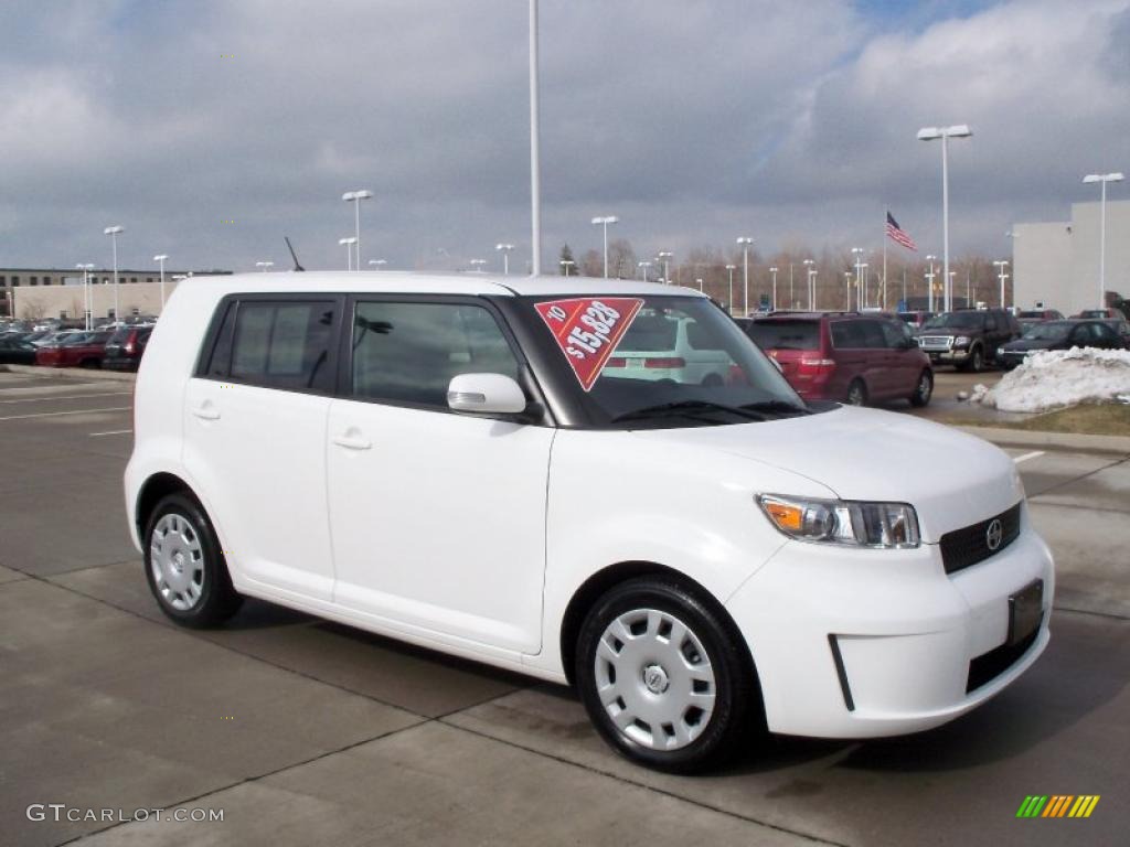 Super White 2010 Scion xB Standard xB Model Exterior Photo #46853511