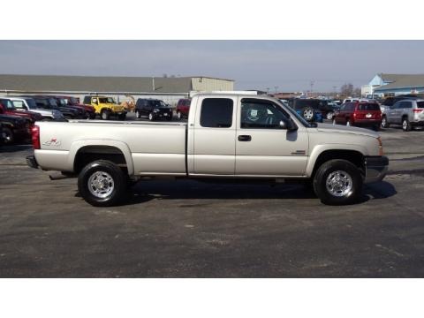 2005 Chevrolet Silverado 3500 LS Extended Cab 4x4 Data, Info and Specs