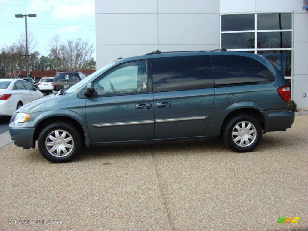 Magnesium Pearl 2005 Chrysler Town & Country Touring Exterior Photo #46855107