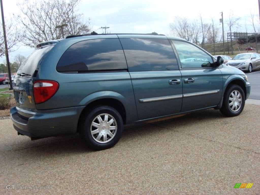 Magnesium Pearl 2005 Chrysler Town & Country Touring Exterior Photo #46855116