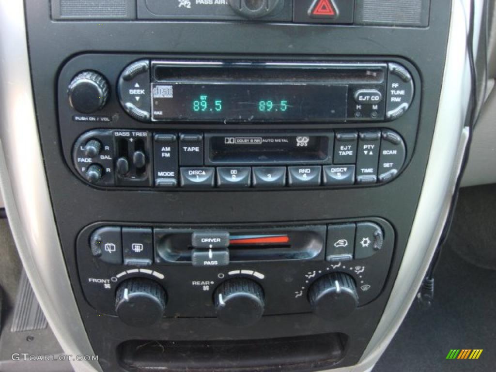 2005 Chrysler Town & Country Touring Controls Photo #46855245