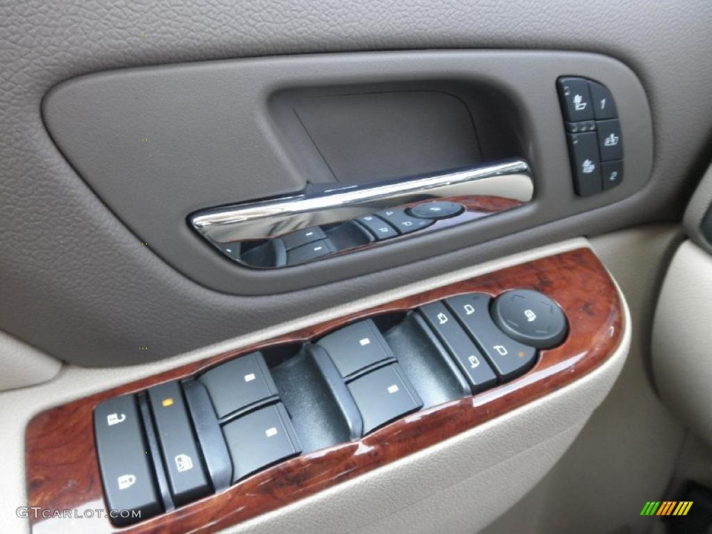 2011 GMC Yukon SLT 4x4 Controls Photo #46855389