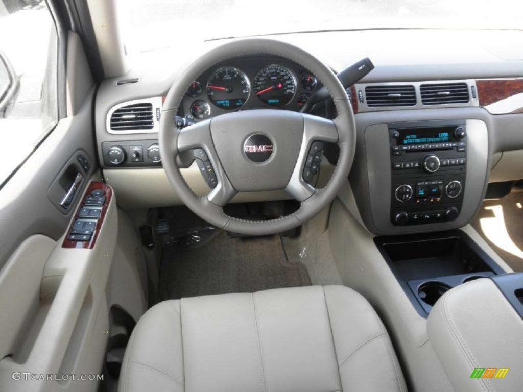 2011 GMC Yukon SLT 4x4 Dashboard Photos