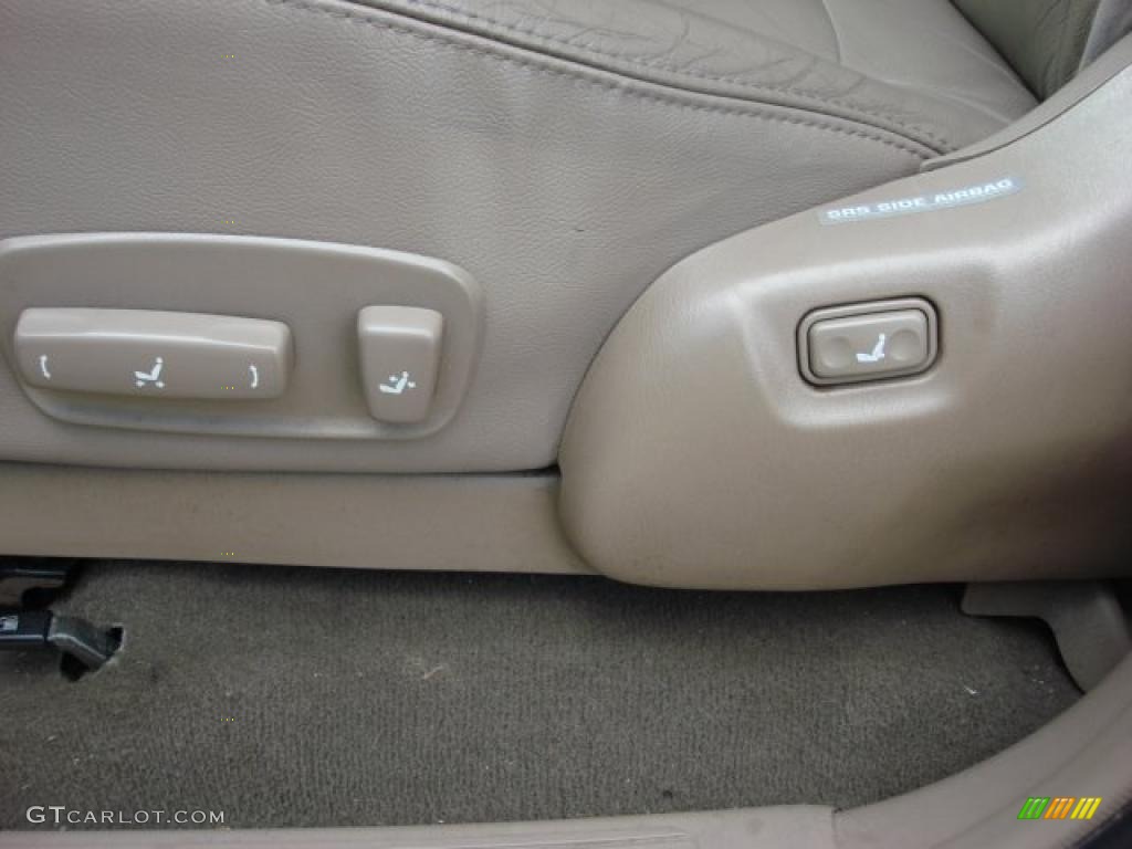 2002 Sequoia Limited 4WD - Imperial Jade Green Mica / Oak photo #12