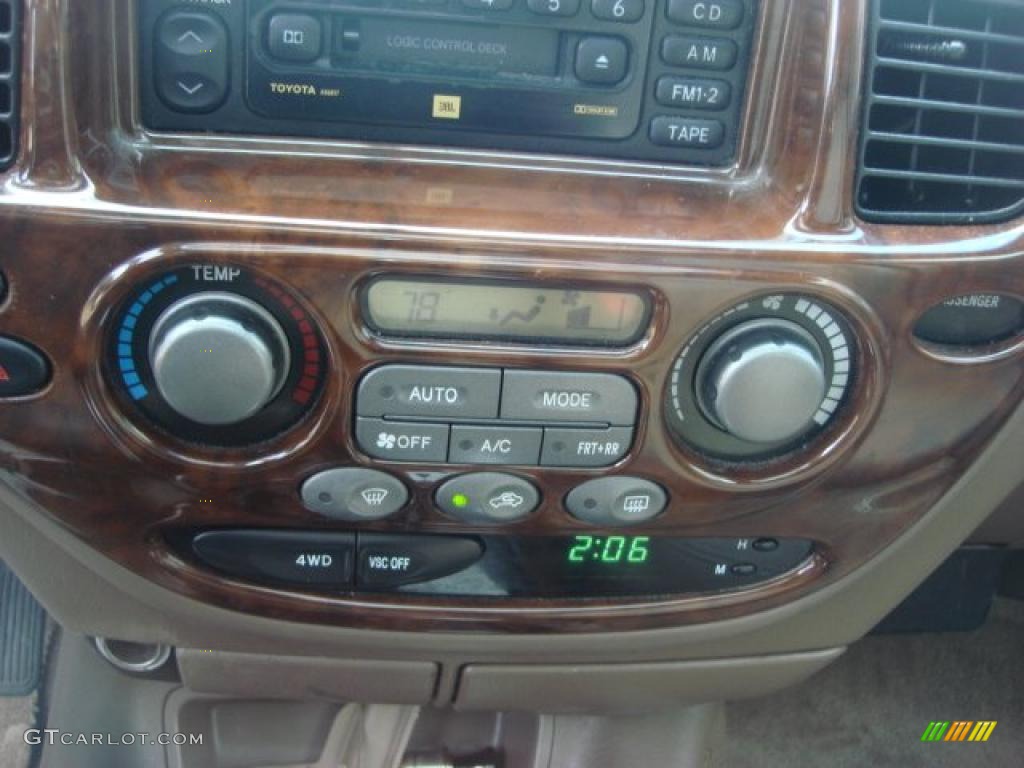 2002 Sequoia Limited 4WD - Imperial Jade Green Mica / Oak photo #16
