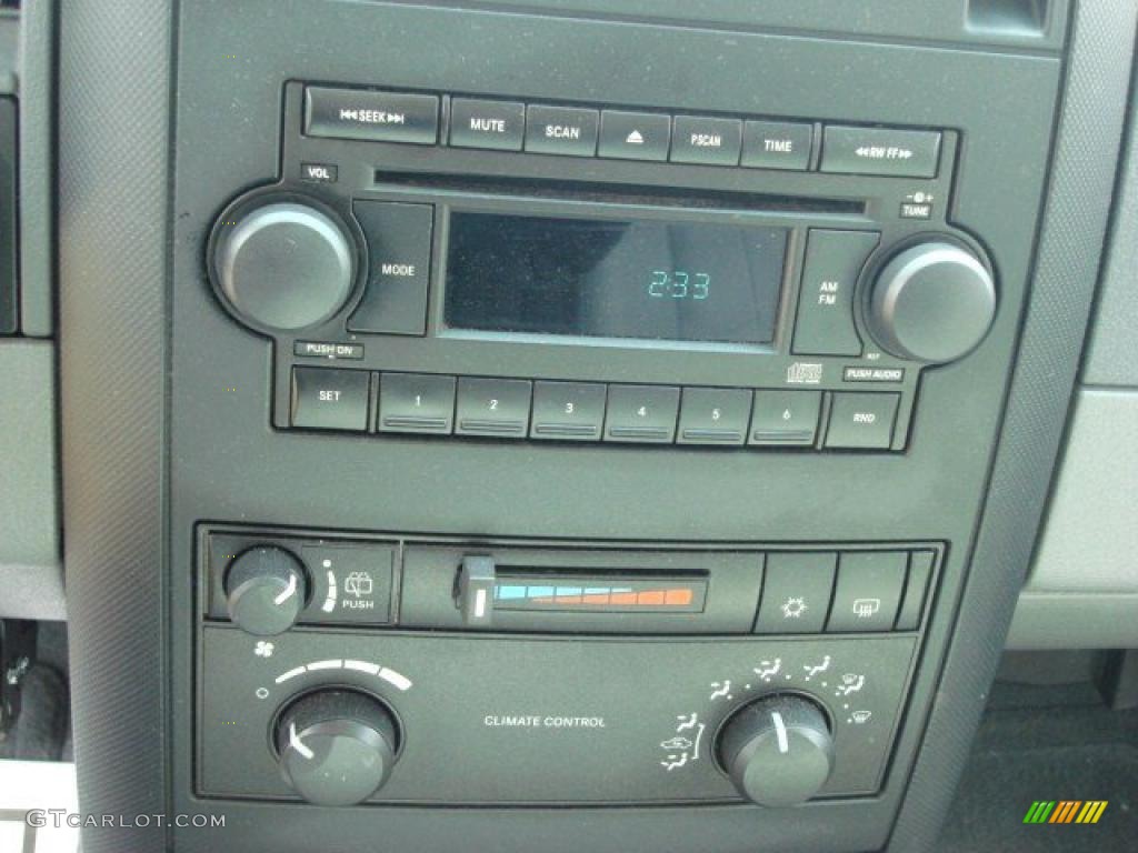 2004 Dodge Durango ST 4x4 Controls Photo #46860054