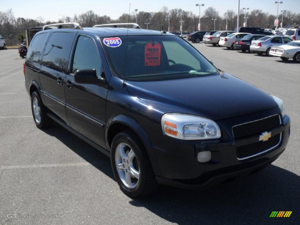 2005 Uplander LT AWD - Dark Blue Metallic / Medium Gray photo #3