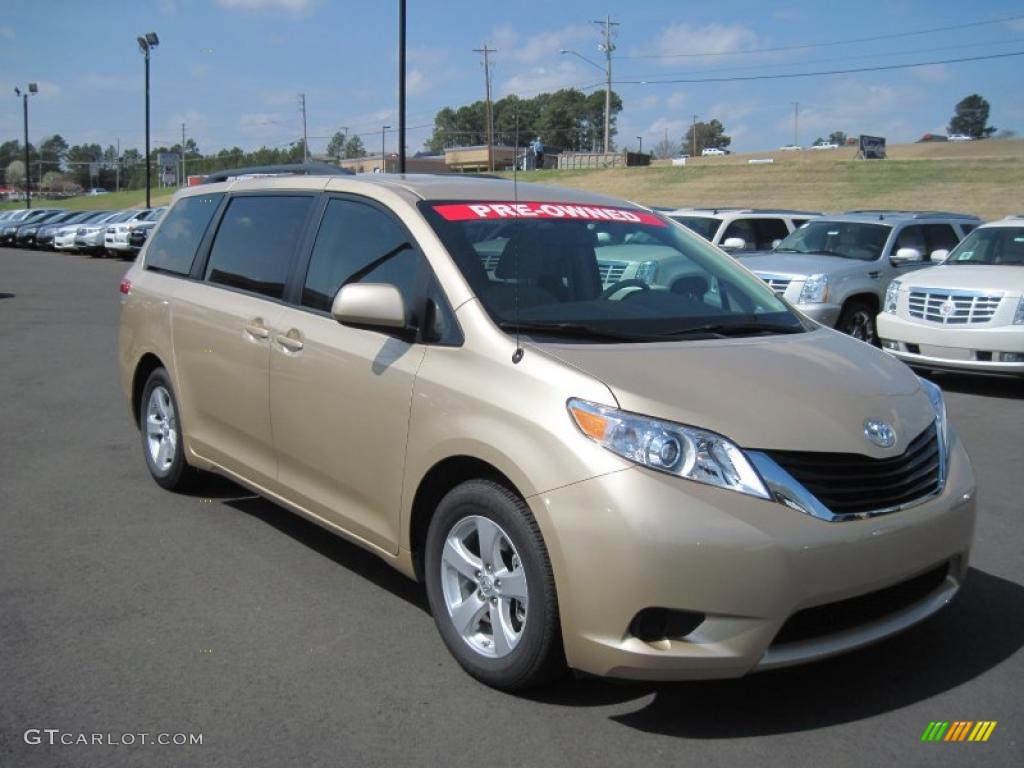 2011 Sienna LE - Sandy Beach Metallic / Bisque photo #7