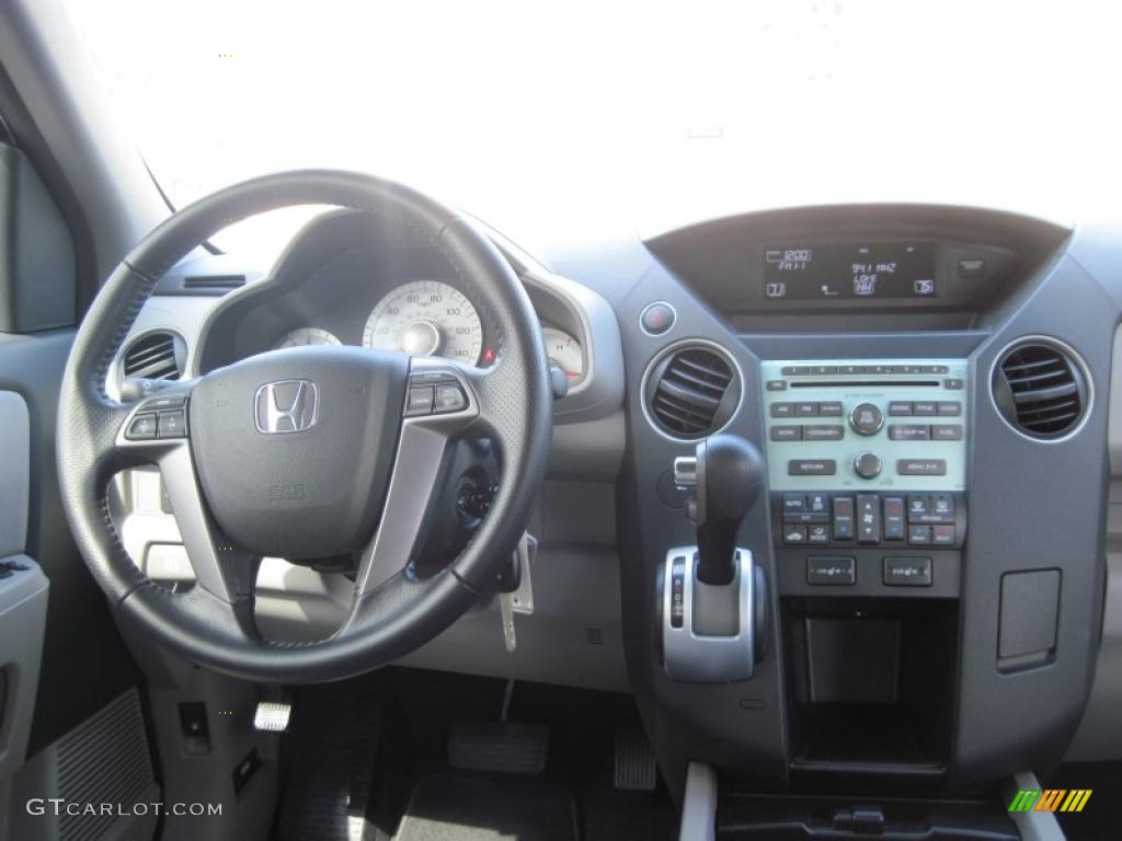 2011 Pilot EX-L - Taffeta White / Gray photo #15