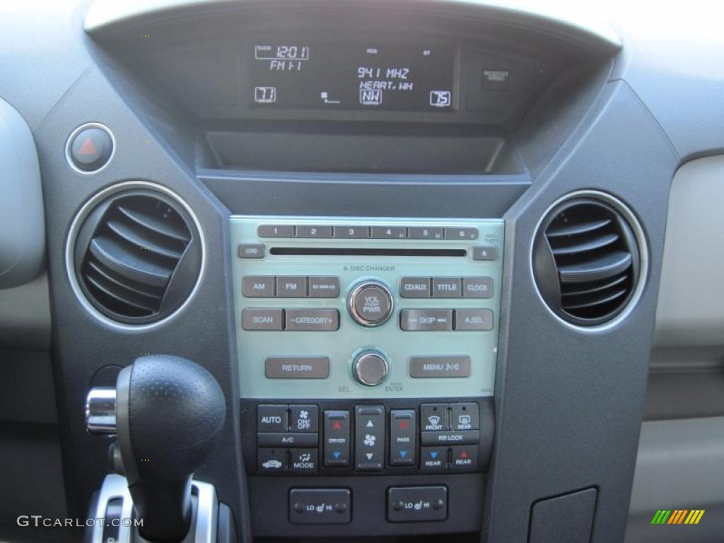 2011 Pilot EX-L - Taffeta White / Gray photo #20