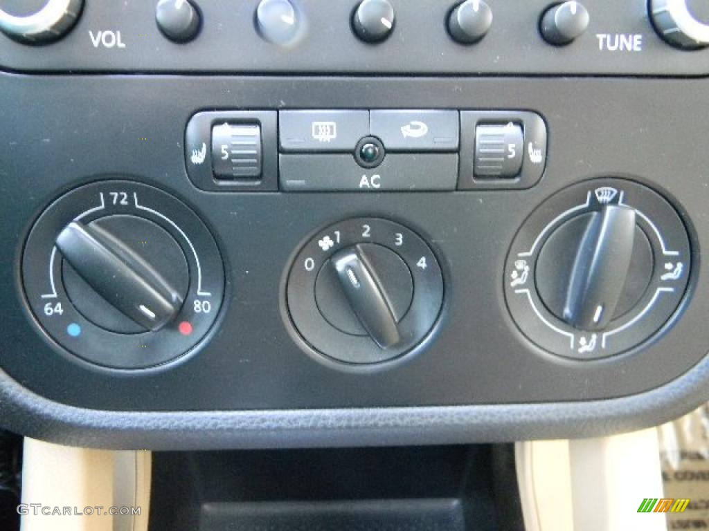 2009 Volkswagen Jetta SE Sedan Controls Photo #46863748