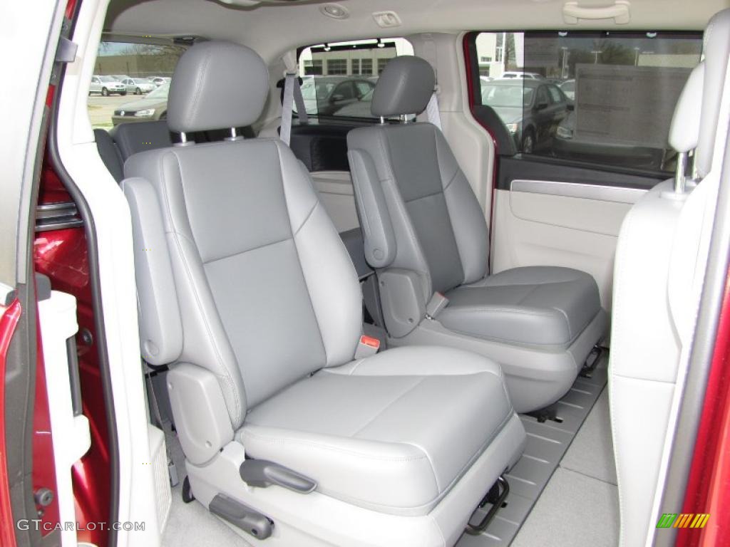 Aero Gray Interior 2011 Volkswagen Routan SEL Photo #46864911