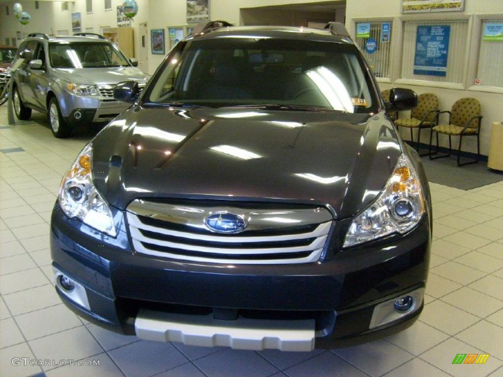 2011 Outback 3.6R Limited Wagon - Graphite Gray Metallic / Off Black photo #2
