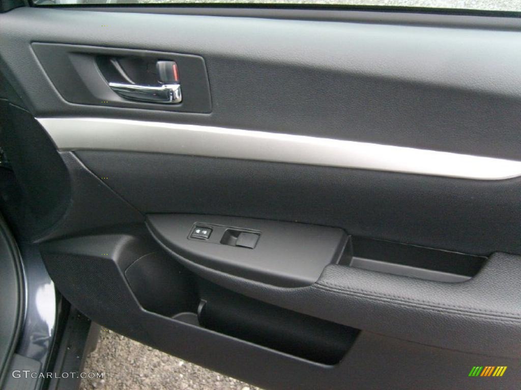 2011 Outback 2.5i Premium Wagon - Graphite Gray Metallic / Off Black photo #18
