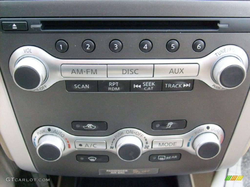 2011 Nissan Murano SV AWD Controls Photo #46868127