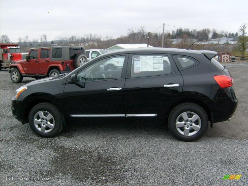 2011 Rogue S AWD - Wicked Black / Gray photo #2