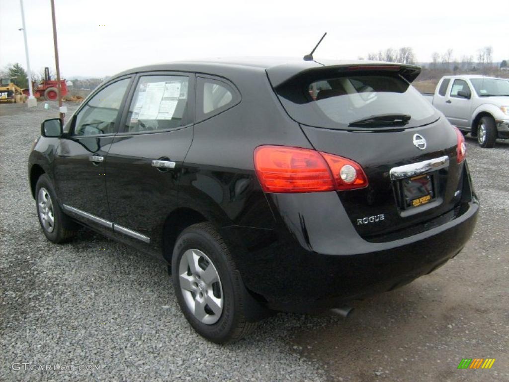 2011 Rogue S AWD - Wicked Black / Gray photo #7