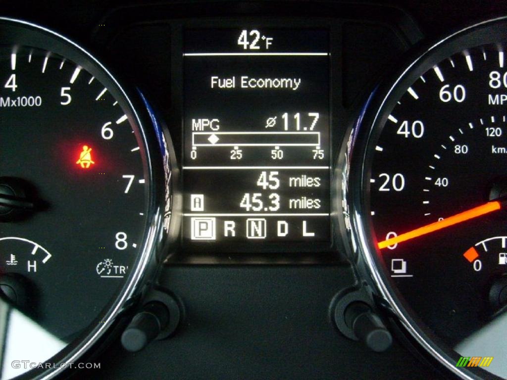 2011 Rogue S AWD - Wicked Black / Gray photo #20
