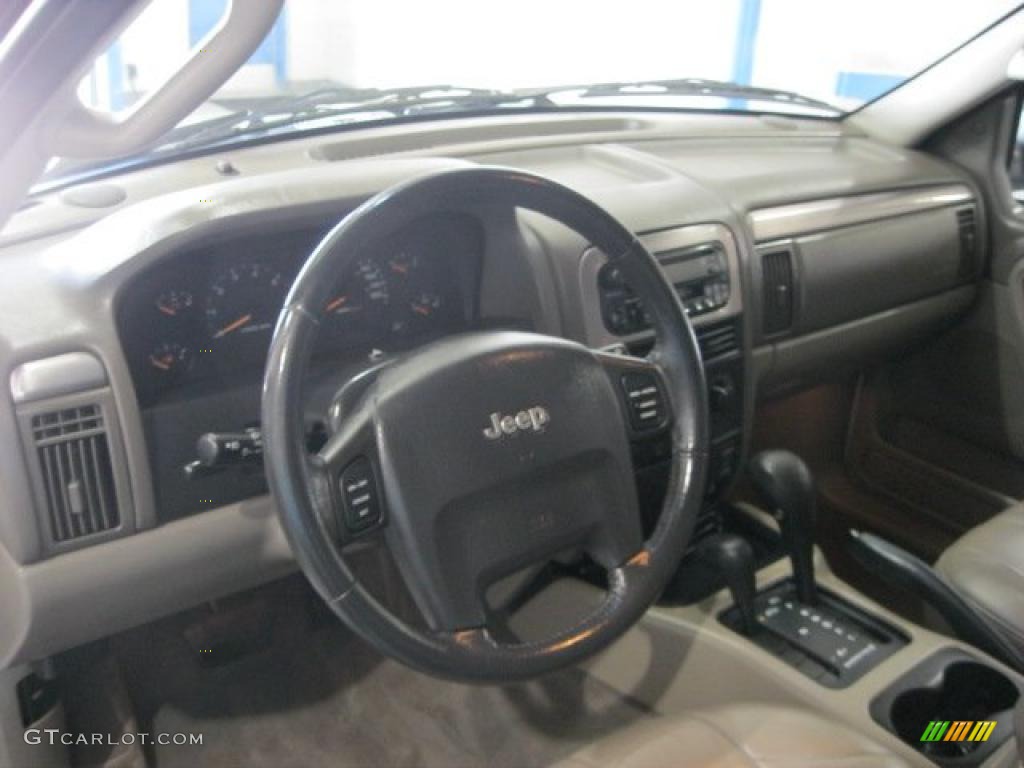 2002 Grand Cherokee Laredo 4x4 - Stone White / Taupe photo #20