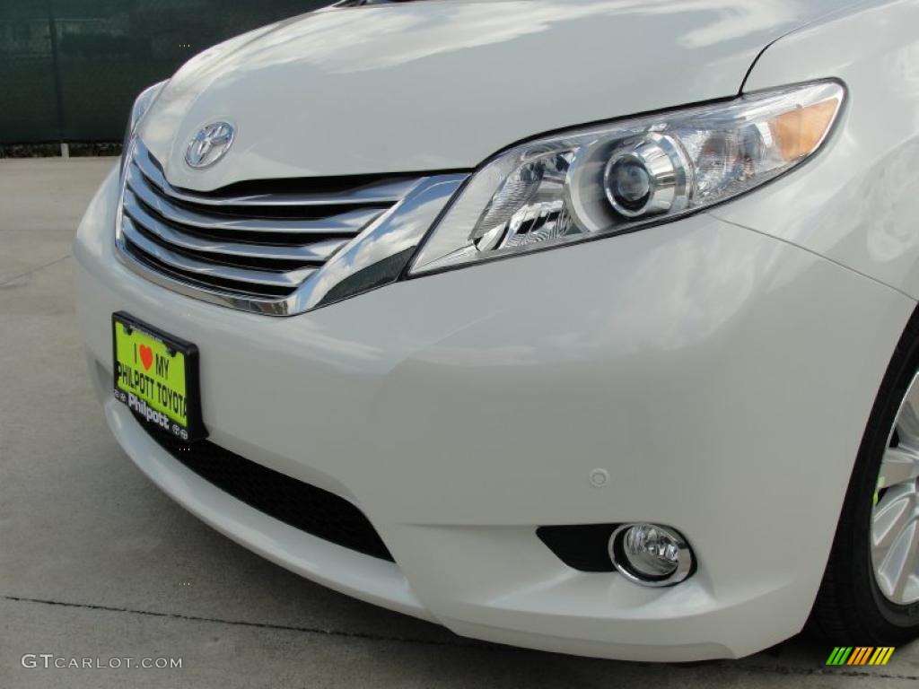 2011 Sienna Limited - Blizzard White Pearl / Light Gray photo #10