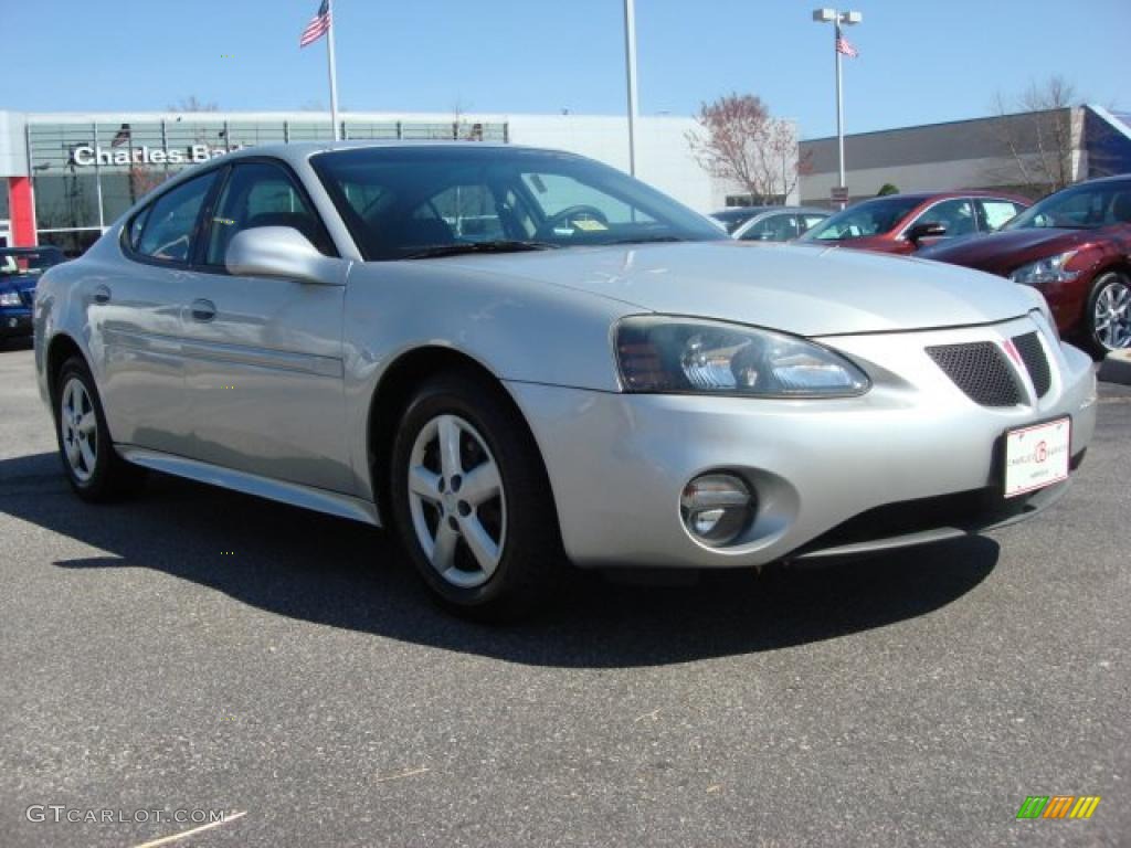 2005 Grand Prix Sedan - Galaxy Silver Metallic / Dark Pewter photo #1