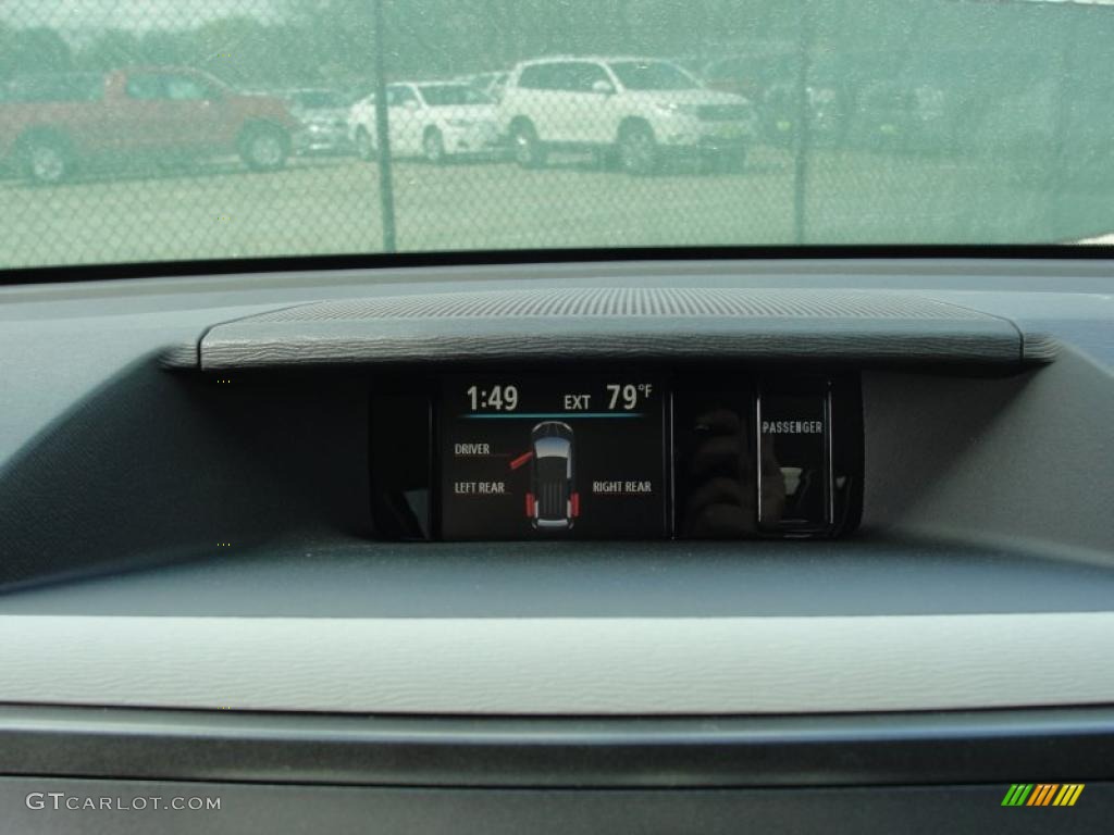 2011 Toyota Sienna Limited Controls Photo #46873403