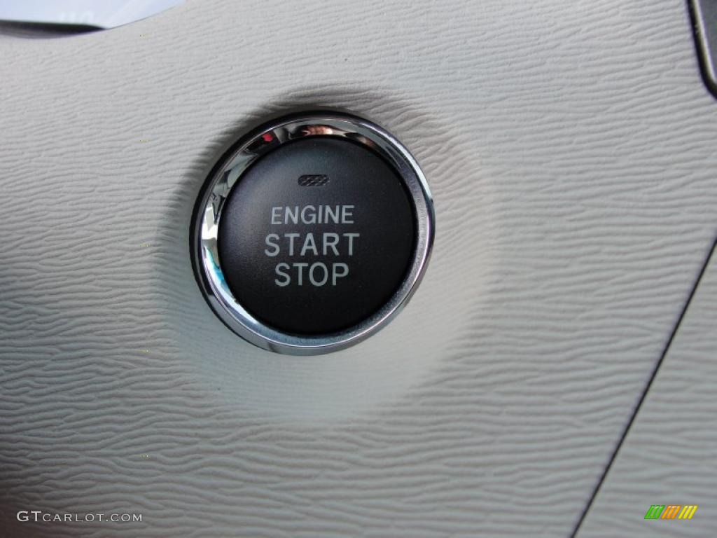 2011 Toyota Sienna Limited Controls Photo #46873481