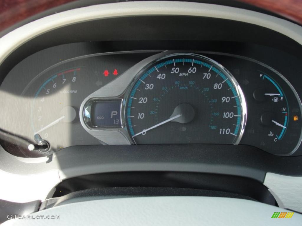 2011 Toyota Sienna Limited Gauges Photos