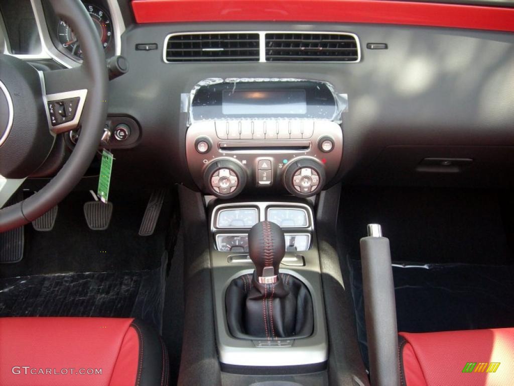 2011 Chevrolet Camaro SS/RS Convertible Controls Photo #46874564