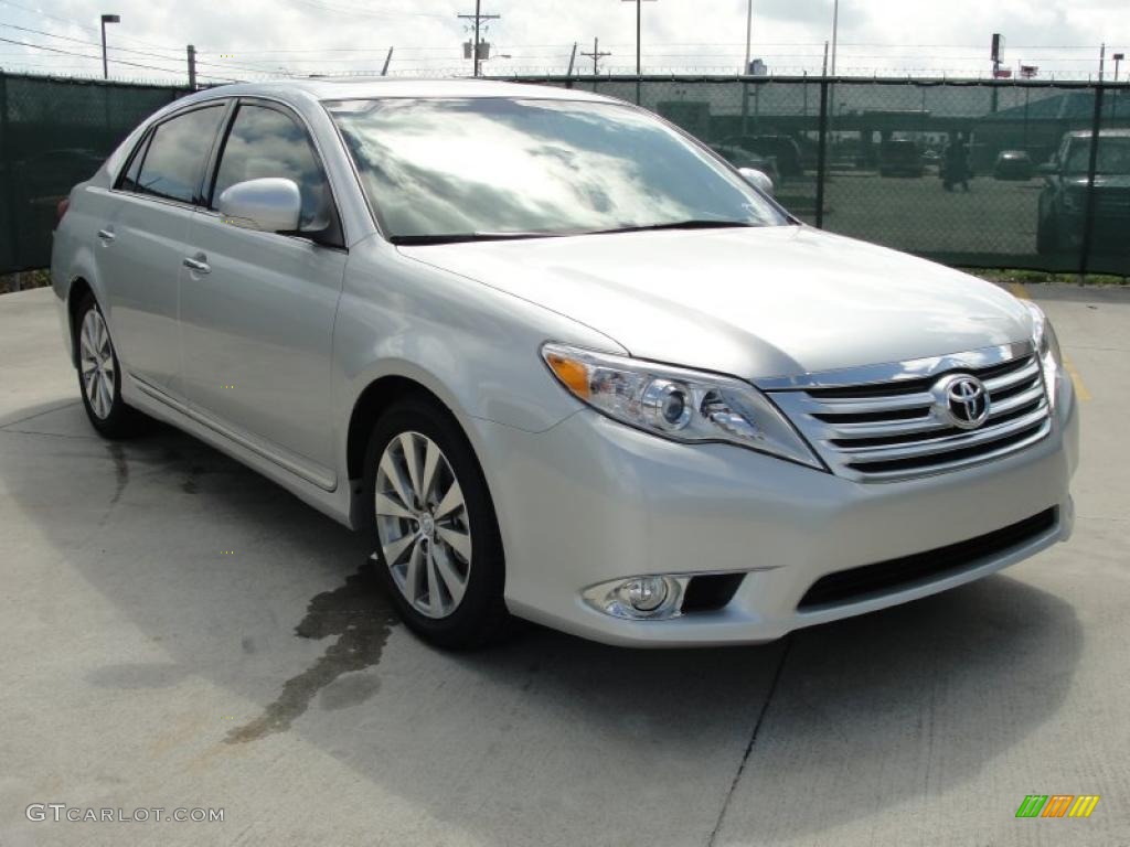 Classic Silver Metallic Toyota Avalon