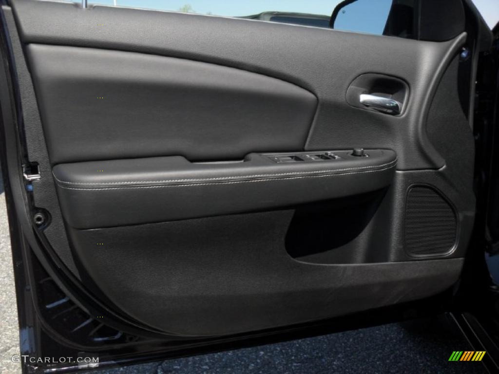 2011 Dodge Avenger Lux Black Door Panel Photo #46876922