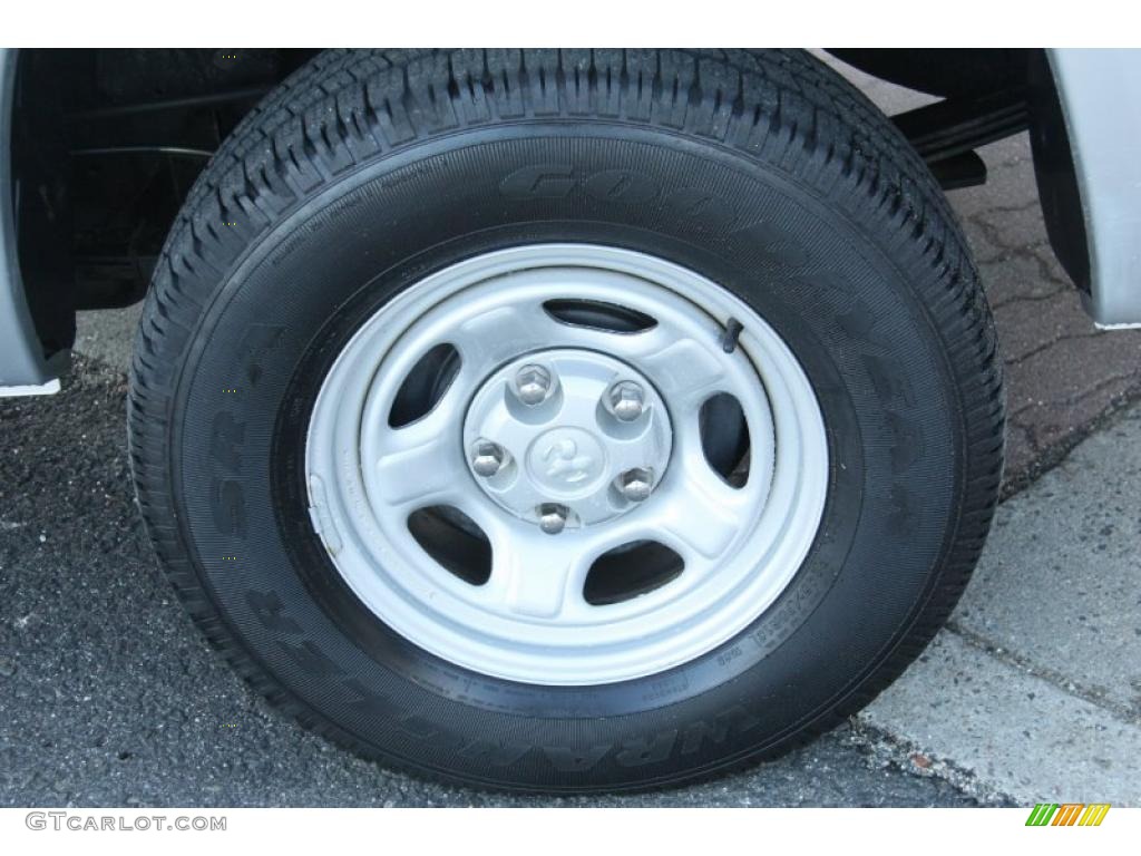 2006 Dodge Dakota ST Club Cab Wheel Photo #46877159