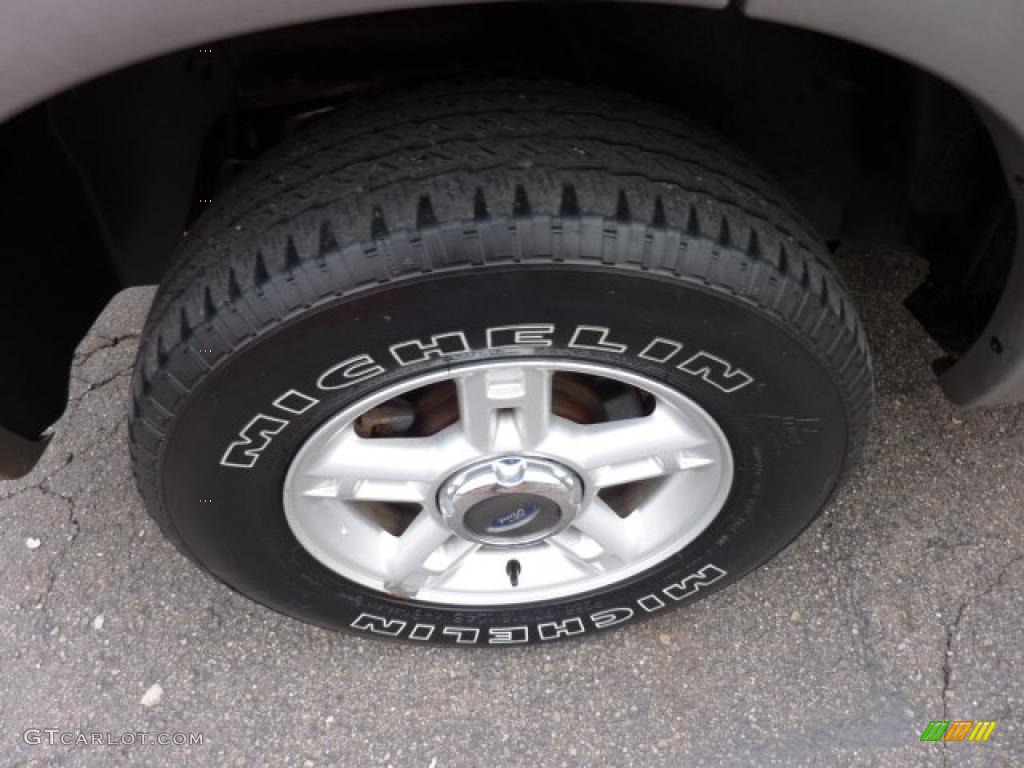 2002 Ford Explorer XLT 4x4 Wheel Photo #46877564