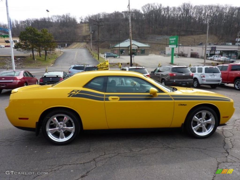 2010 Challenger R/T Classic - Detonator Yellow / Dark Slate Gray photo #6