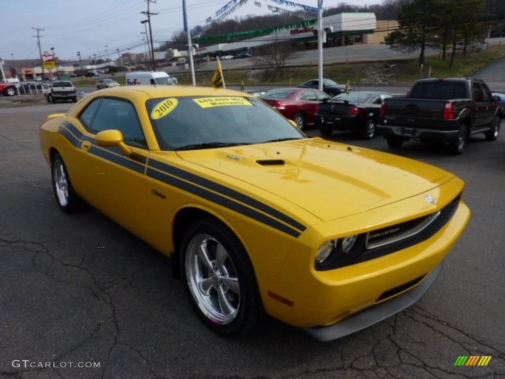 Detonator Yellow 2010 Dodge Challenger R/T Classic Exterior Photo #46877777