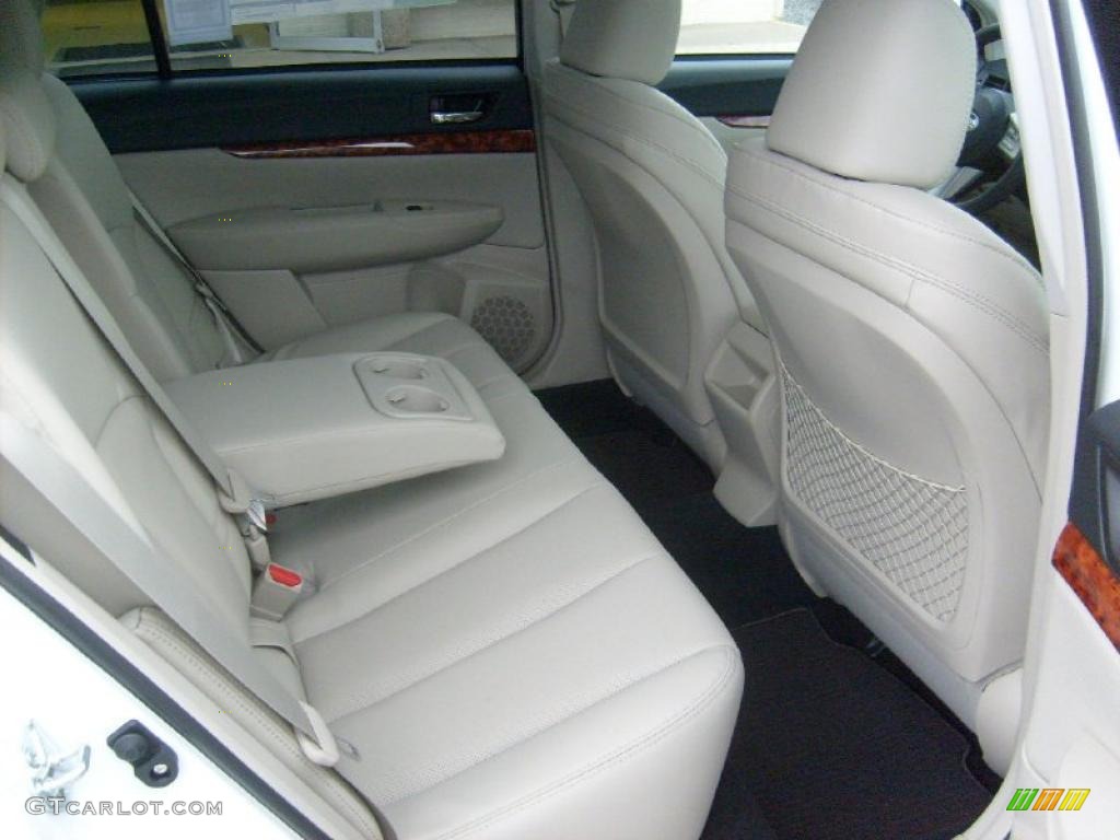 Warm Ivory Interior 2011 Subaru Outback 2.5i Limited Wagon Photo #46879397